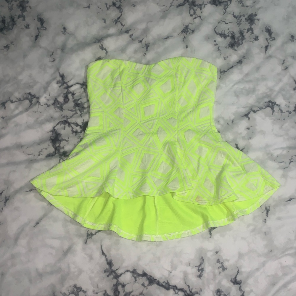 Strapless top